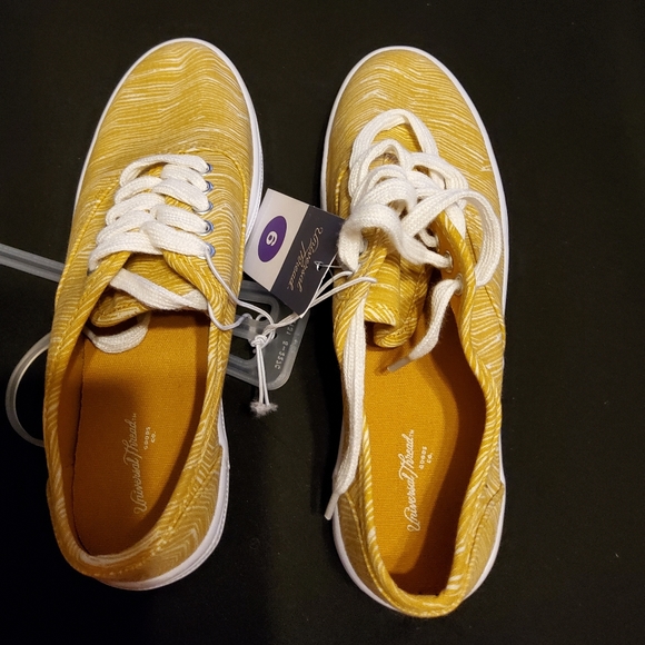 Women's Lunea Lace-Up Sneakers - Universal Thread" - Picture 5 of 7